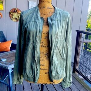 Army green light weight bomber jacket